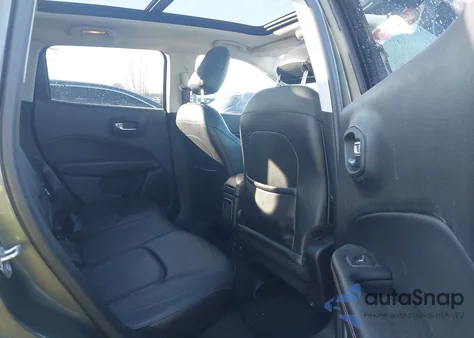 2018 Jeep Compass Limited 4X4 z USA, uszkodzony, nr VIN 3C4NJDCB5JT147684